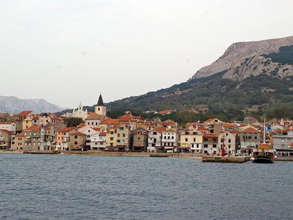 Město Baška na ostrově Krk v Chorvatsku